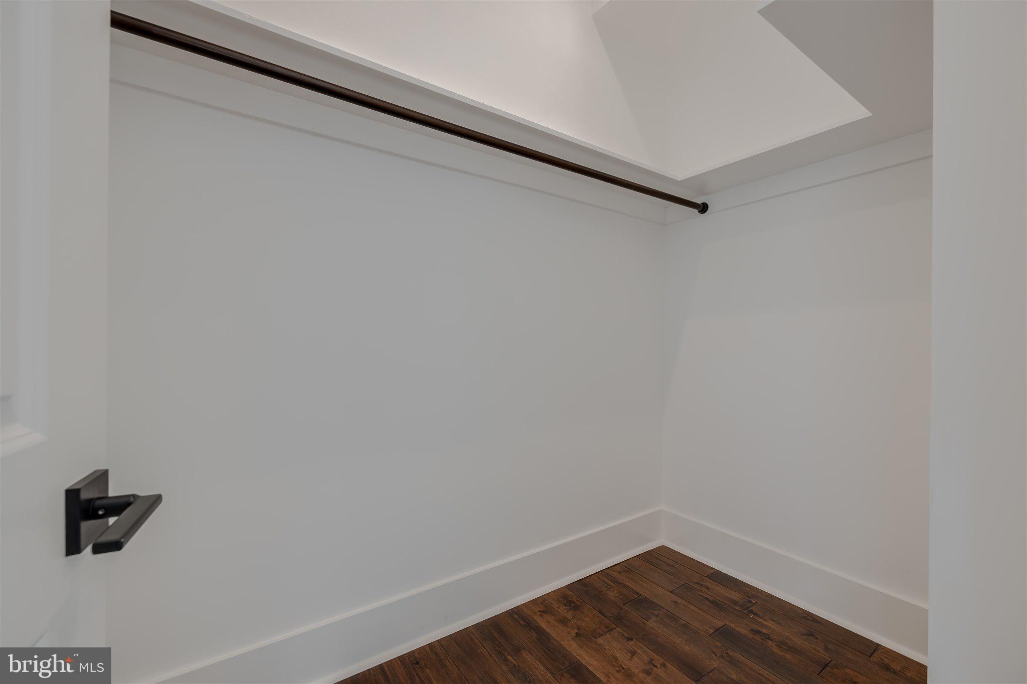 RIVERCREST - Residential