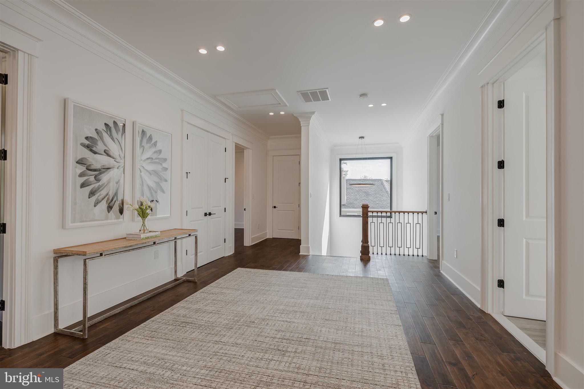 RIVERCREST - Residential