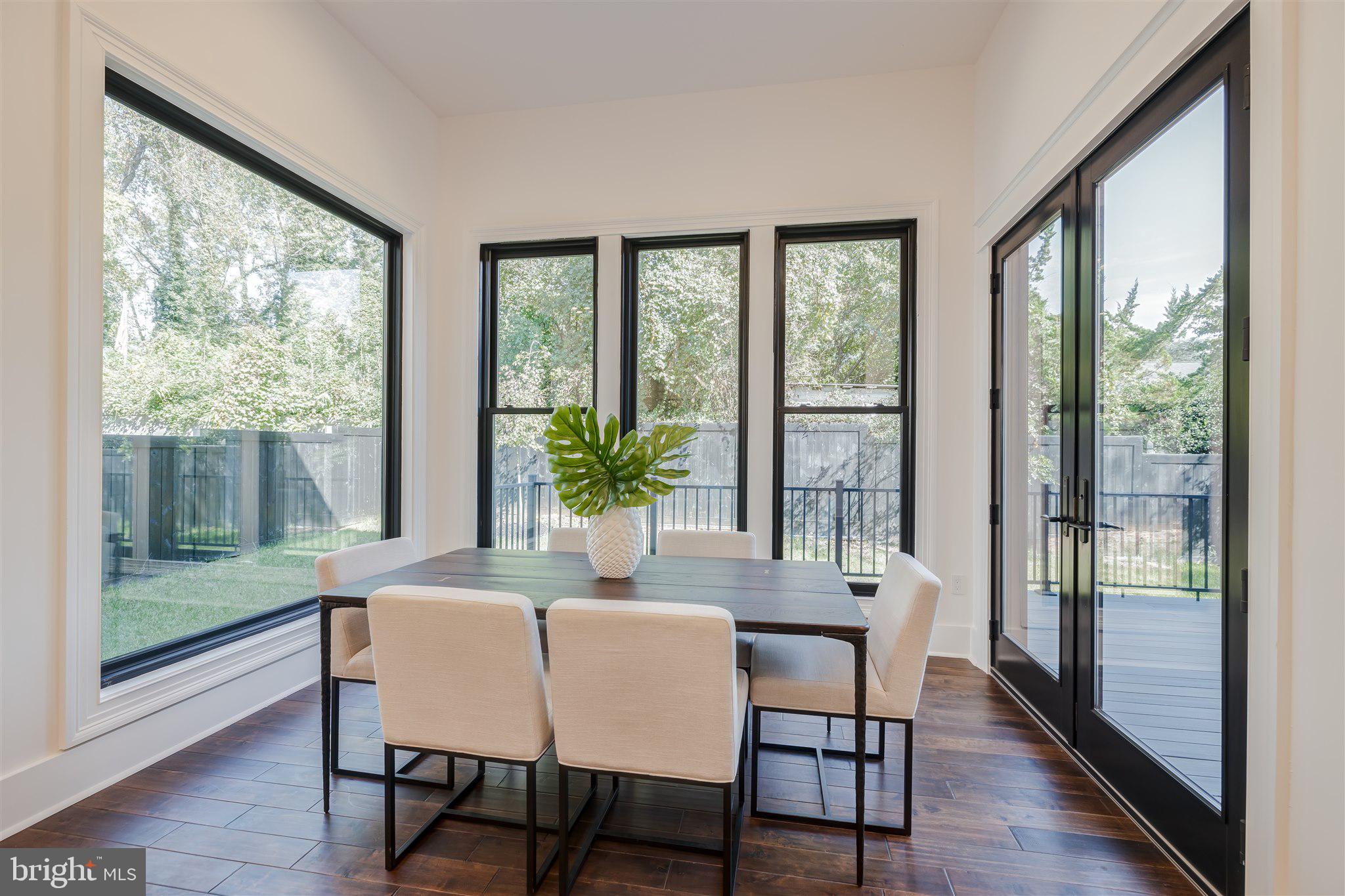 RIVERCREST - Residential