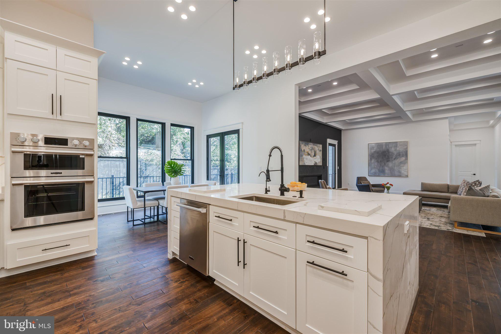 RIVERCREST - Residential