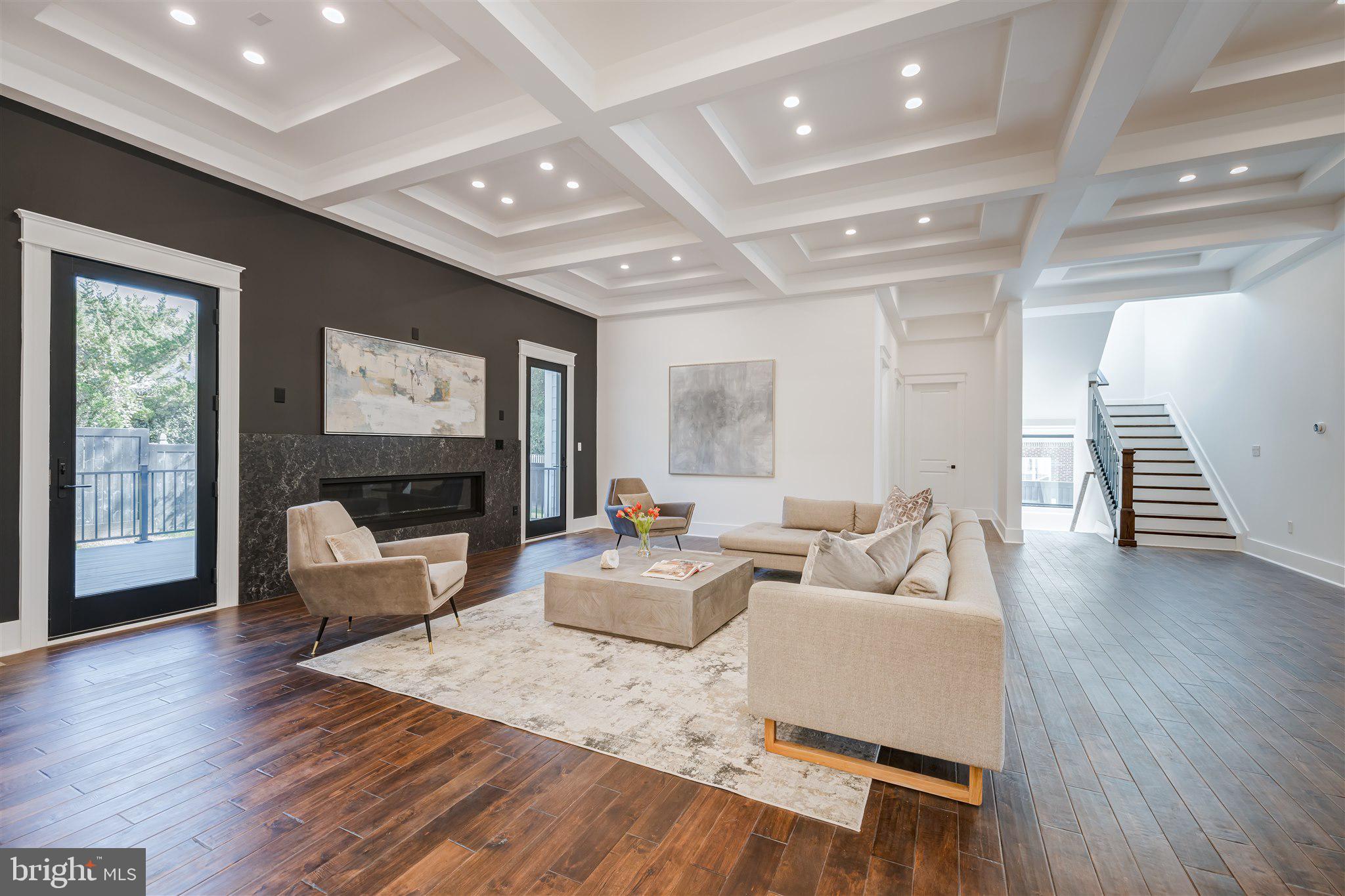 RIVERCREST - Residential