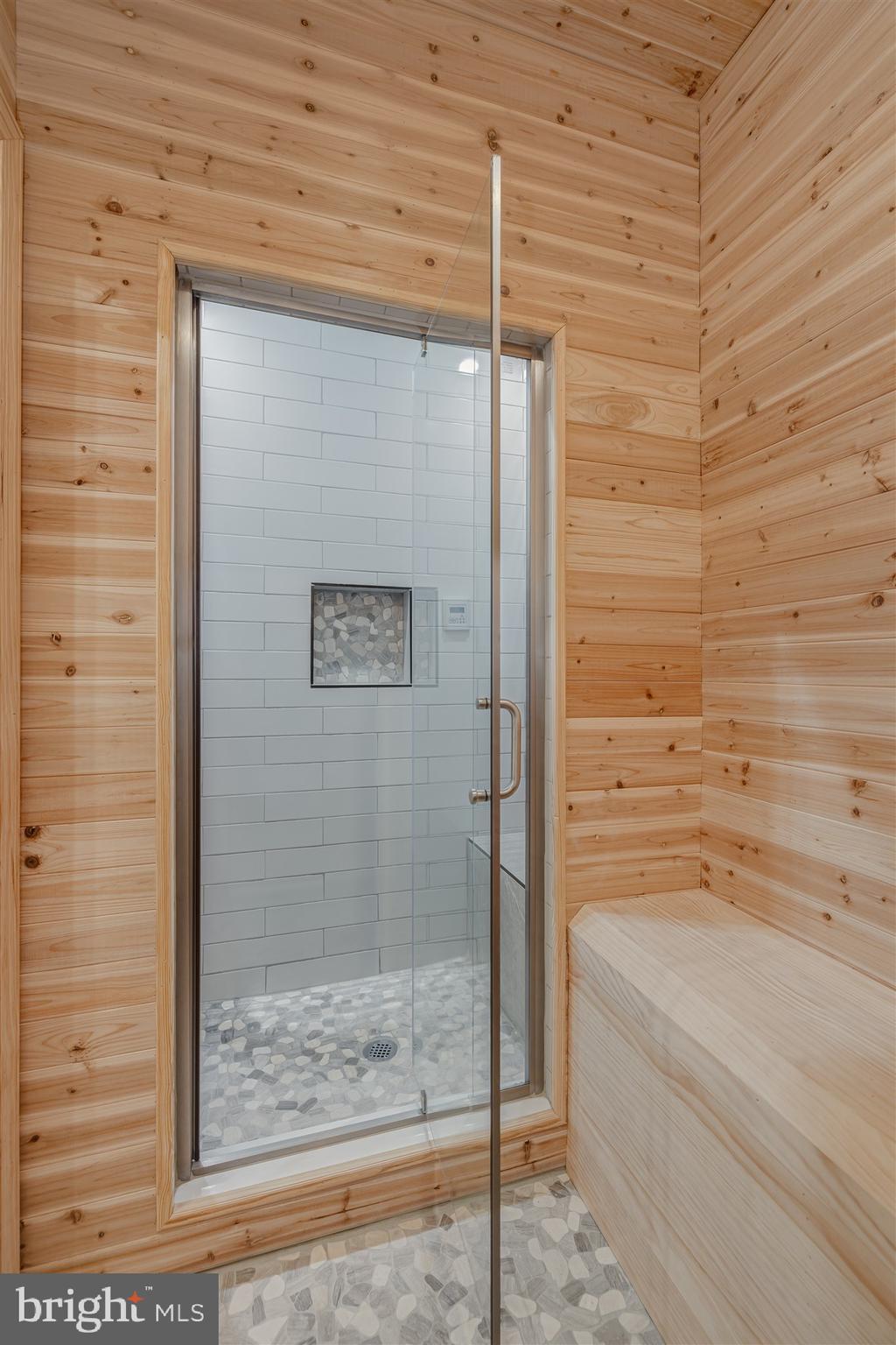 RIVERCREST - Residential