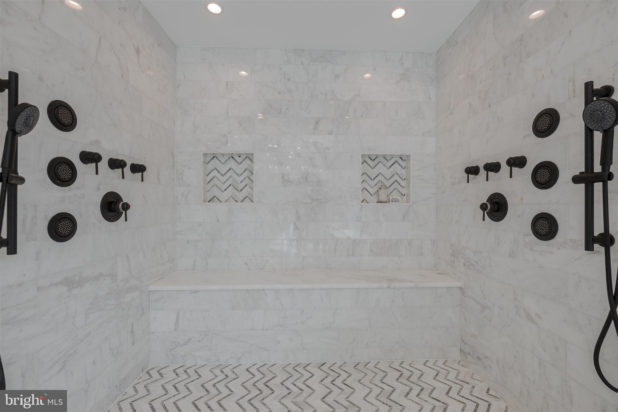 RIVERCREST - Residential