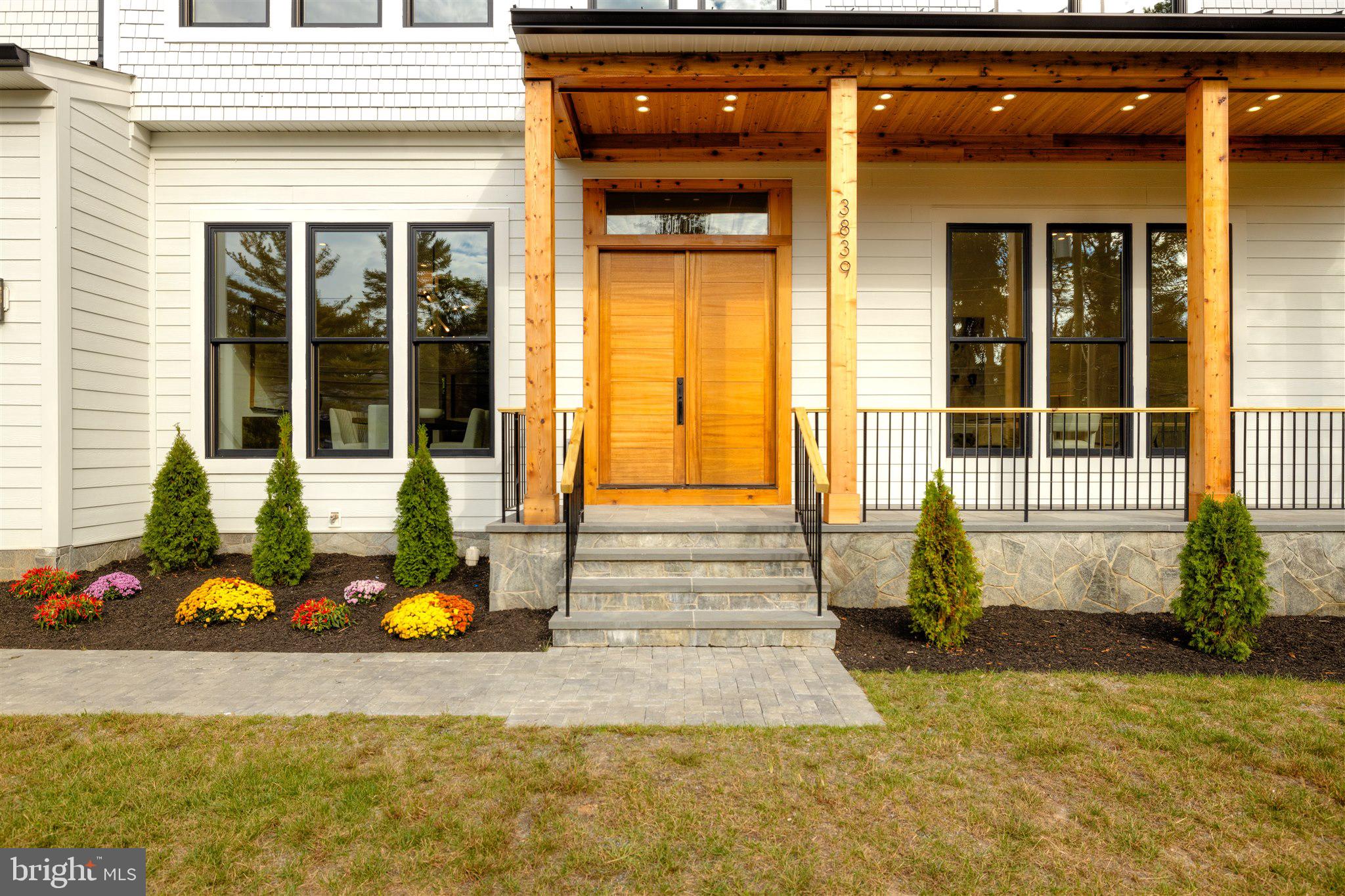 RIVERCREST - Residential