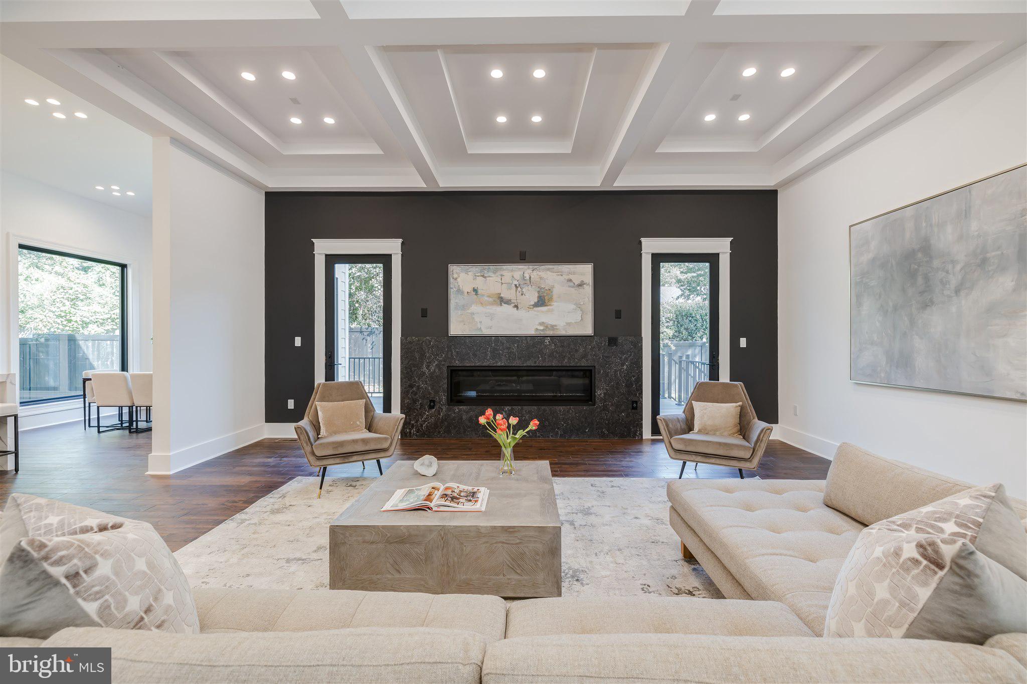 RIVERCREST - Residential