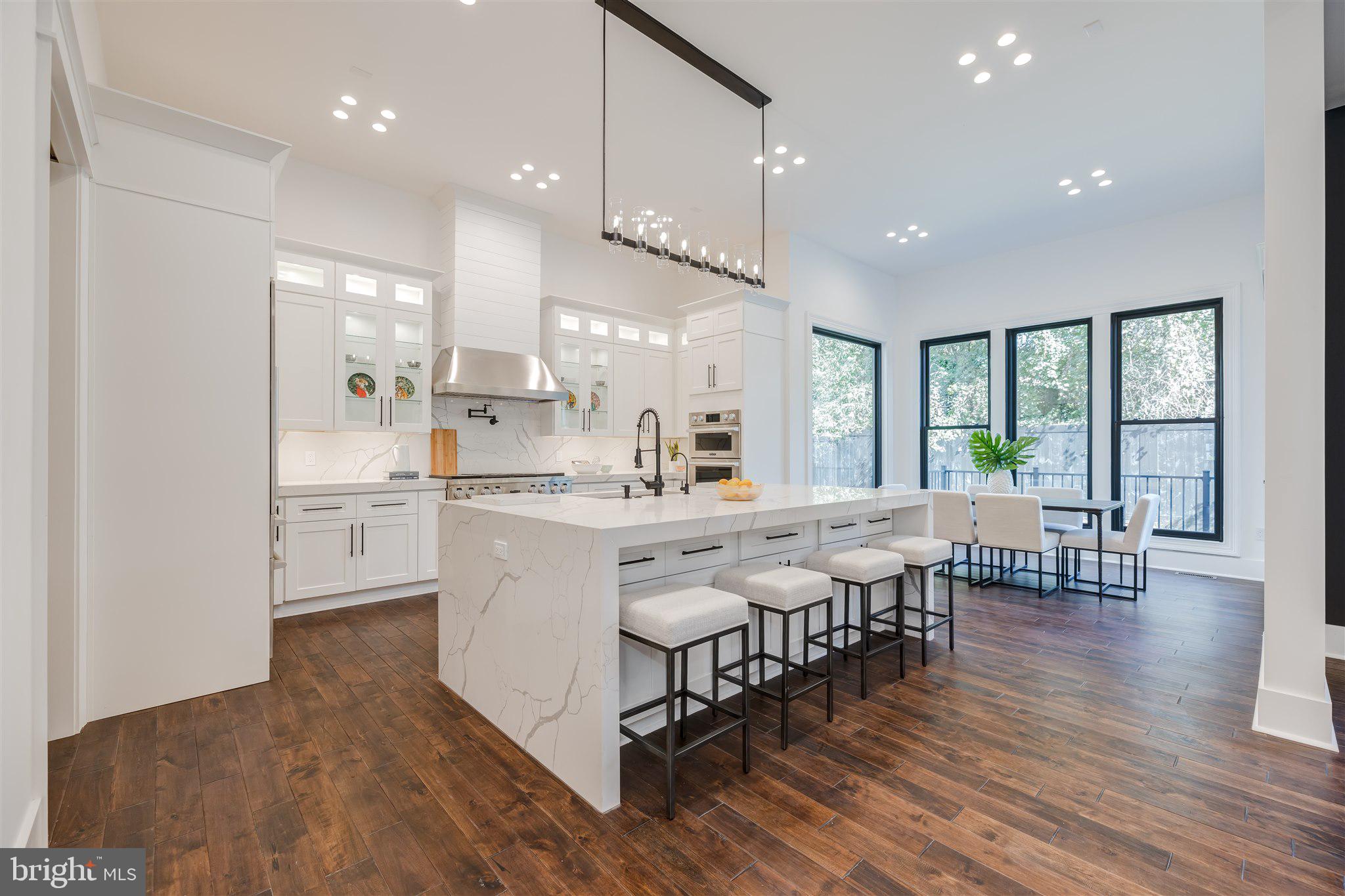 RIVERCREST - Residential