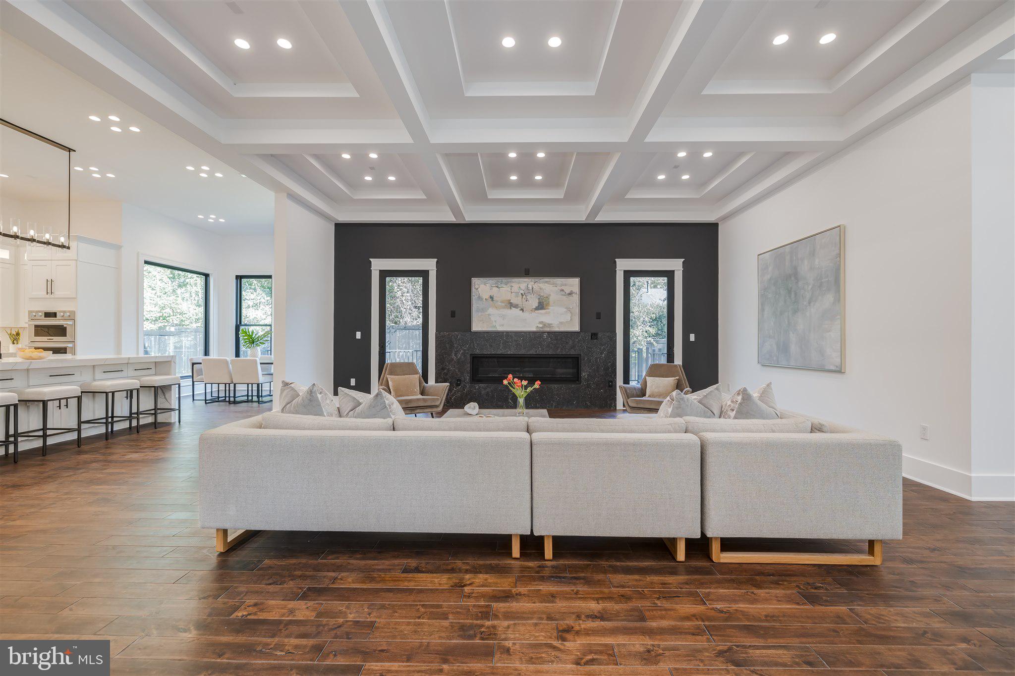 RIVERCREST - Residential