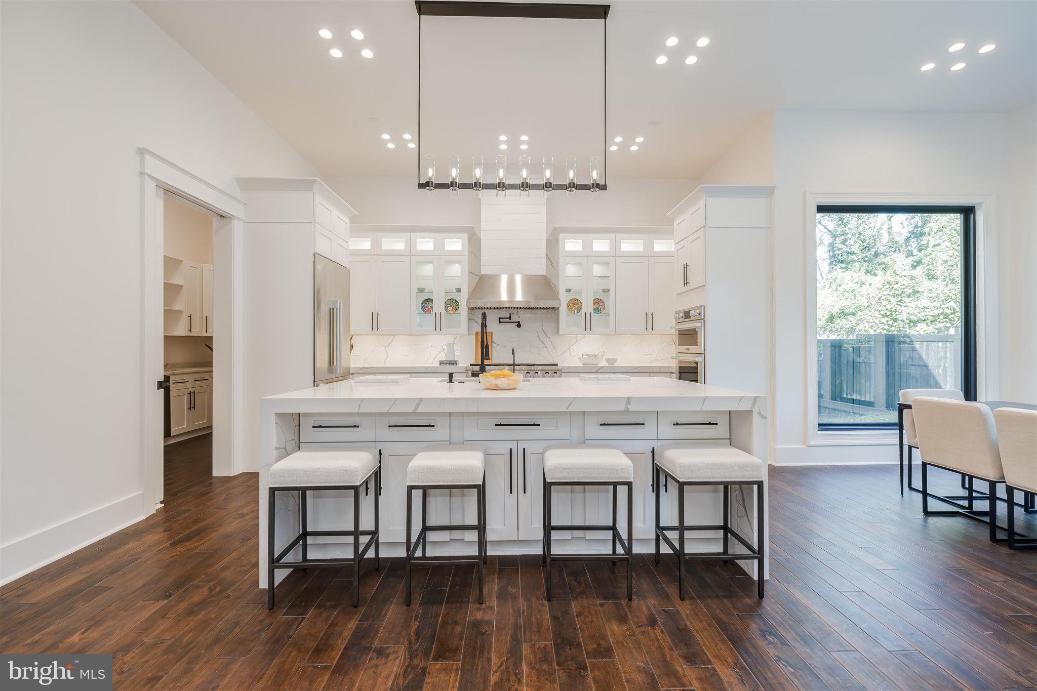 RIVERCREST - Residential