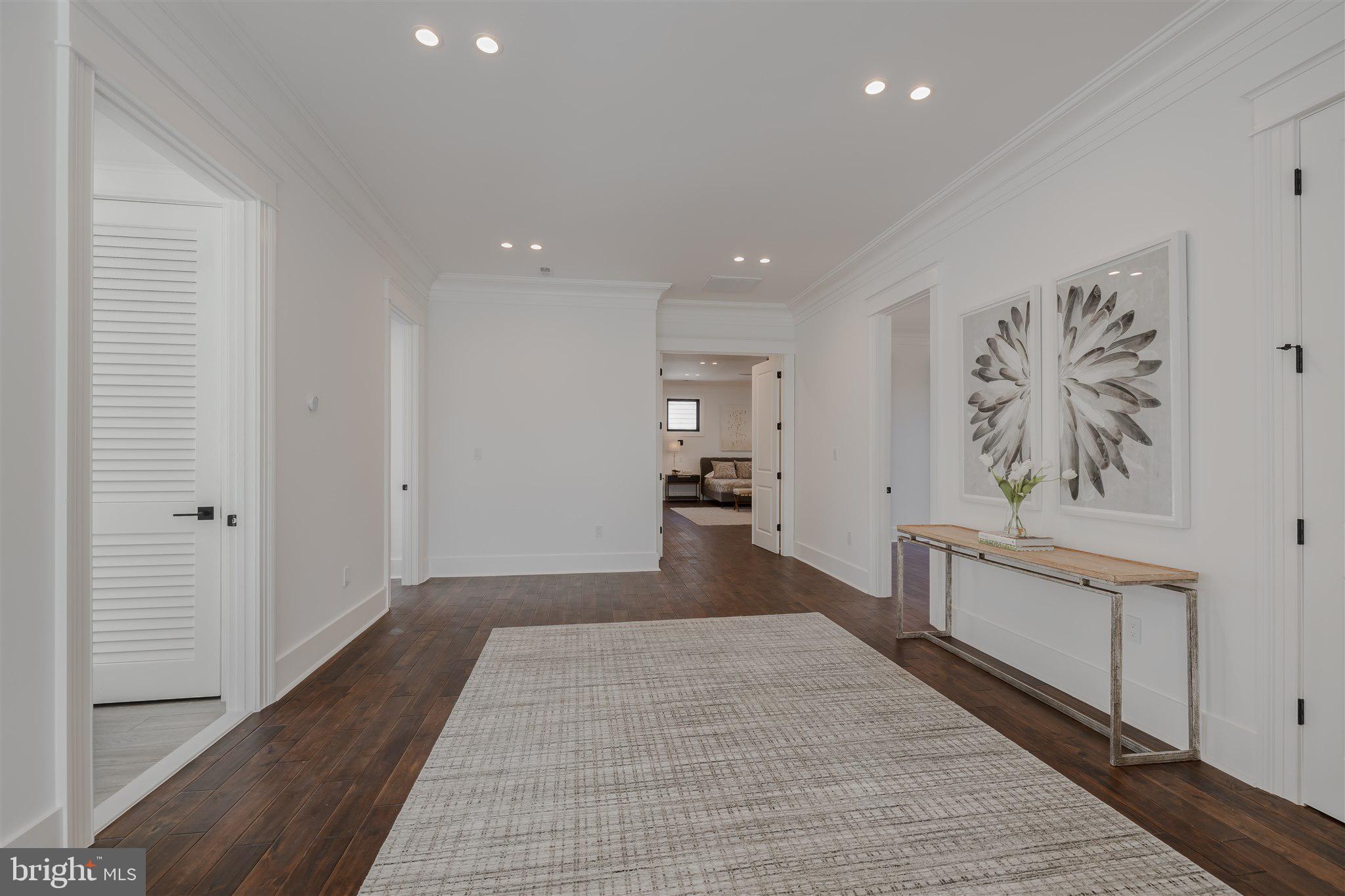 RIVERCREST - Residential