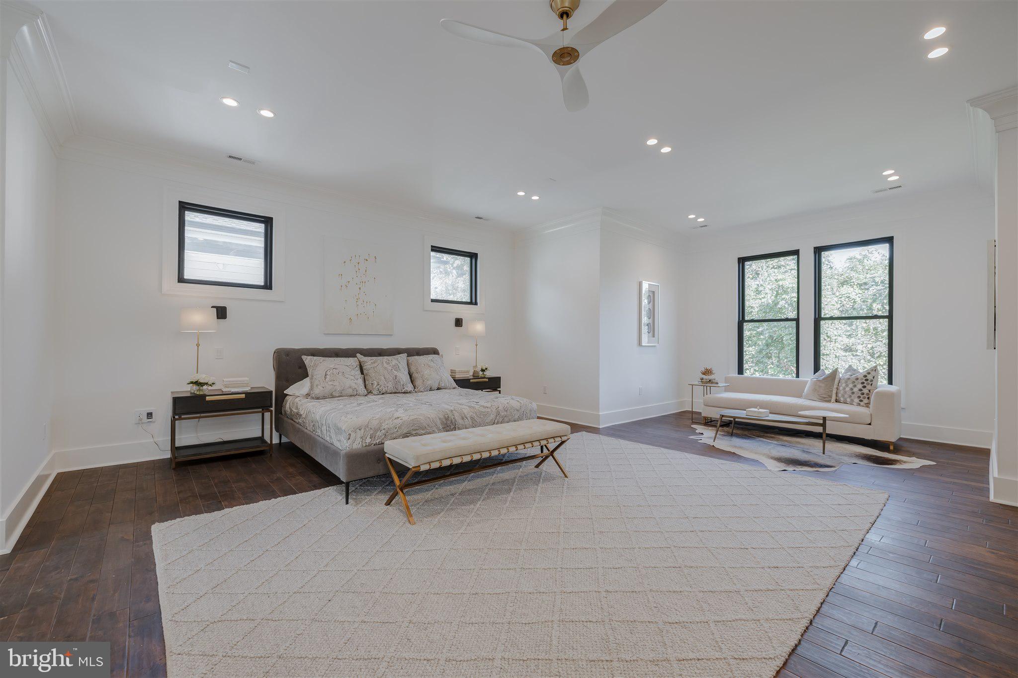 RIVERCREST - Residential