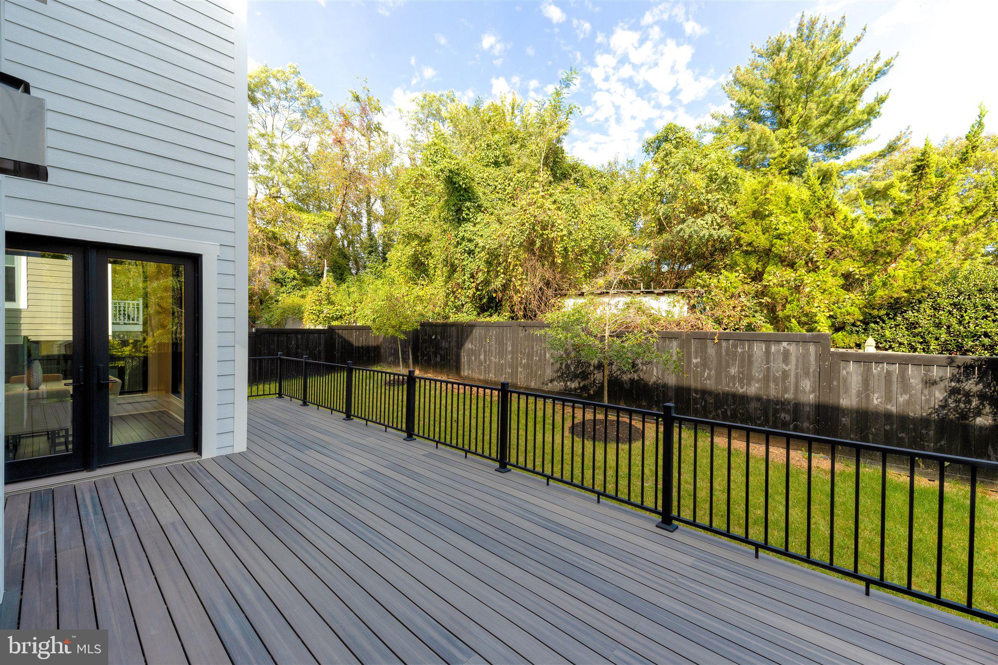 RIVERCREST - Residential