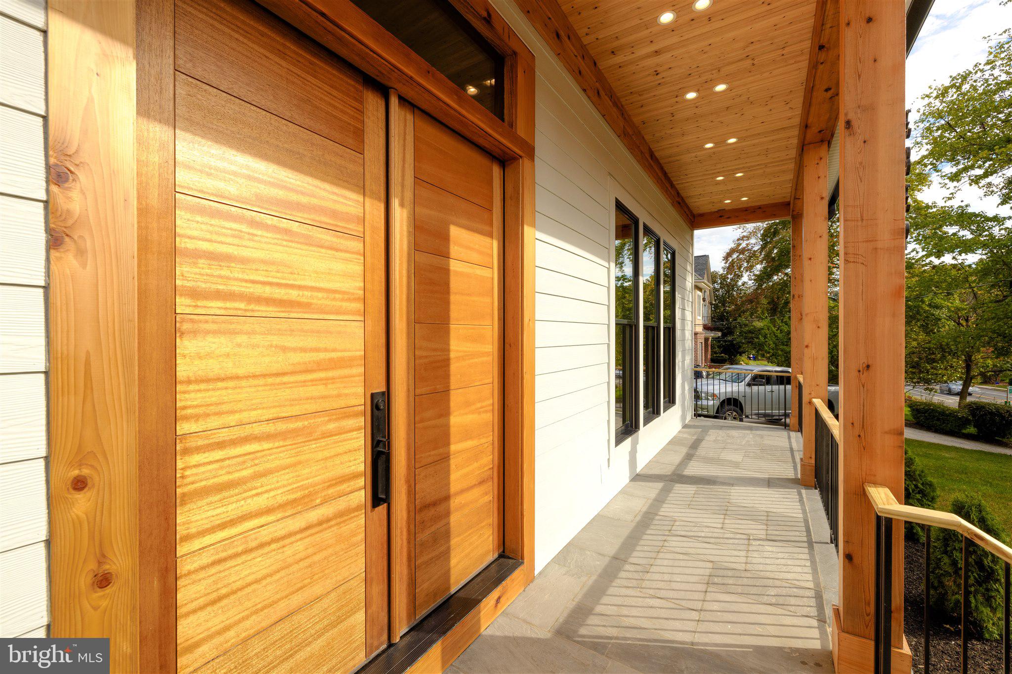 RIVERCREST - Residential