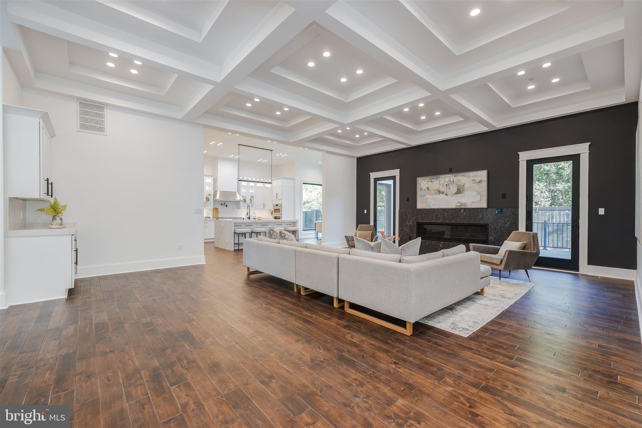 RIVERCREST - Residential