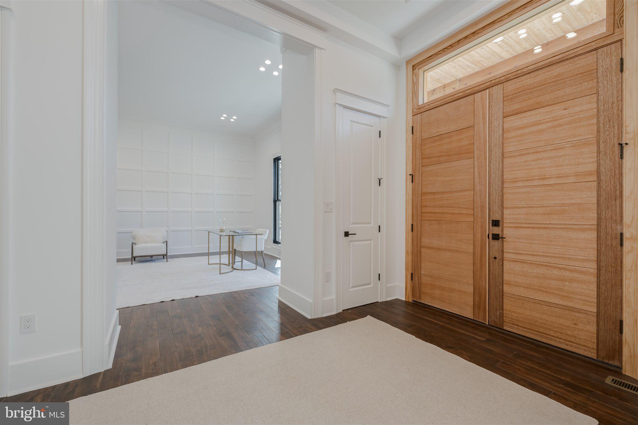 RIVERCREST - Residential