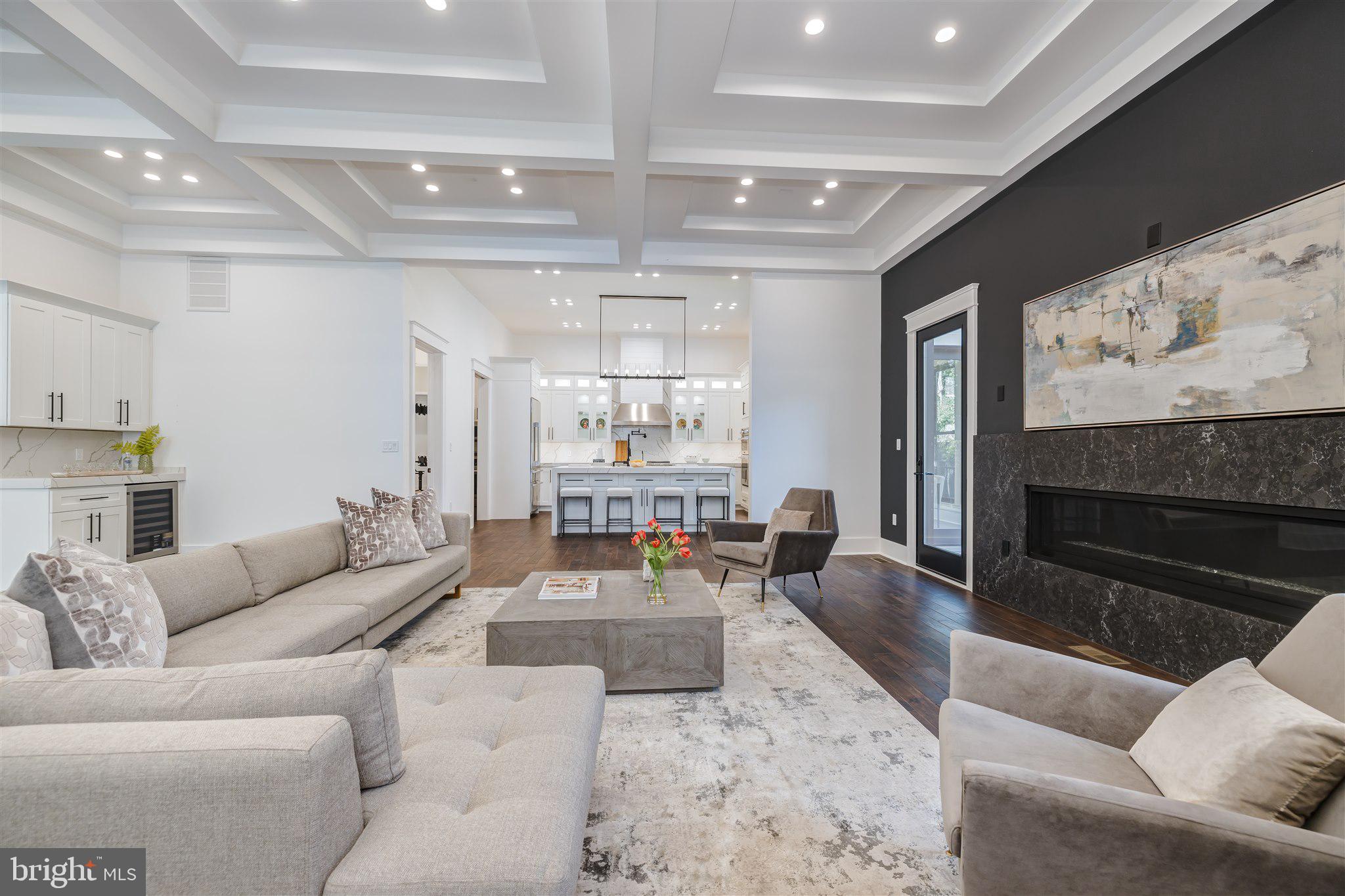 RIVERCREST - Residential