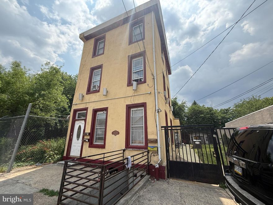 Great investment opportunity!

Rental Breakdown:

1st Floor Front: $850/mo

1st Floor Rear: $850/mo

2nd Floor Front: $1,100/mo

2nd Floor Rear: $1,100/mo