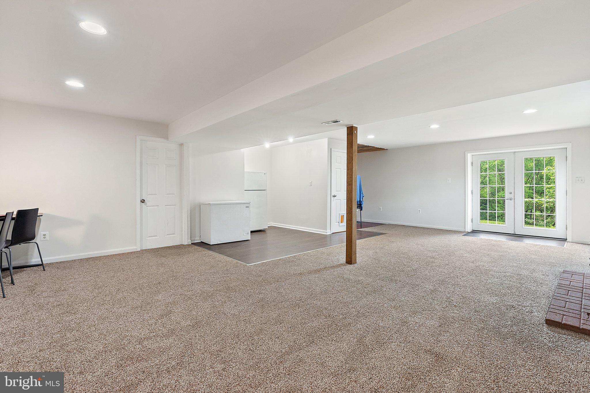 RIVERSIDE - Residential