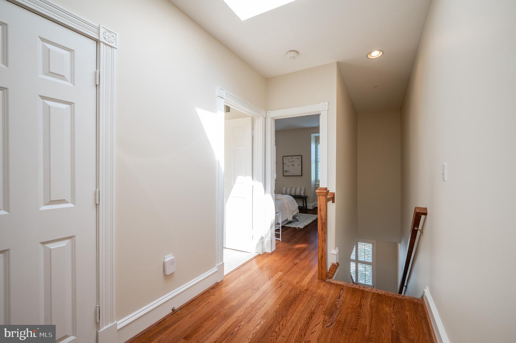 QUEENS ROW - Residential