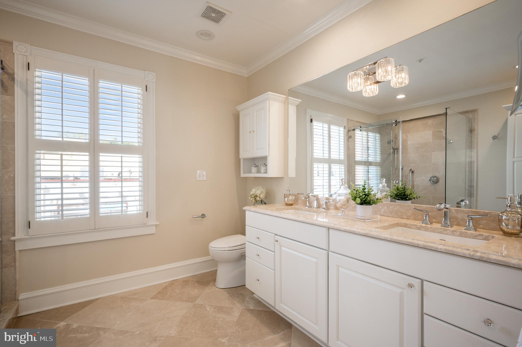 QUEENS ROW - Residential