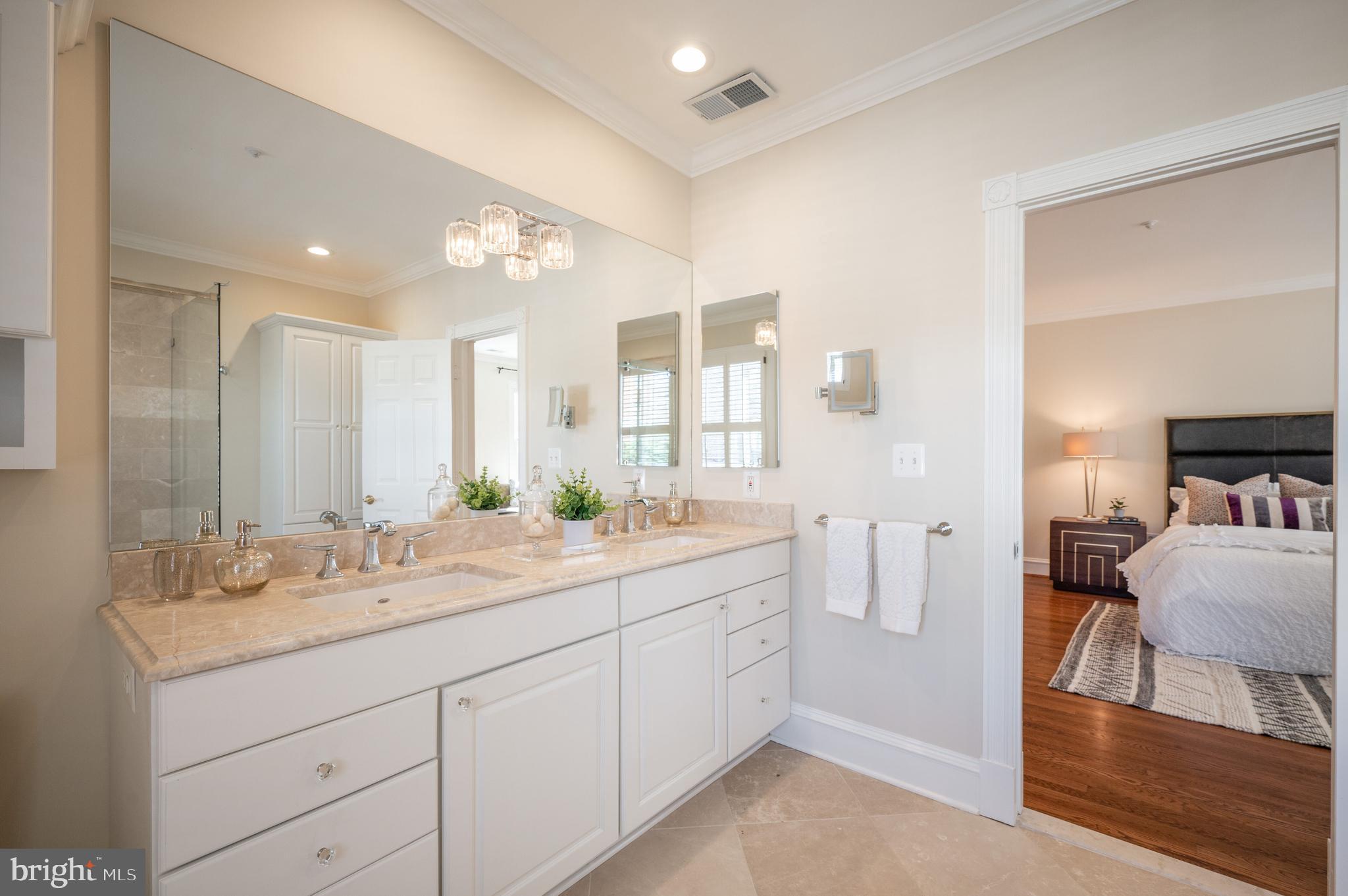 QUEENS ROW - Residential