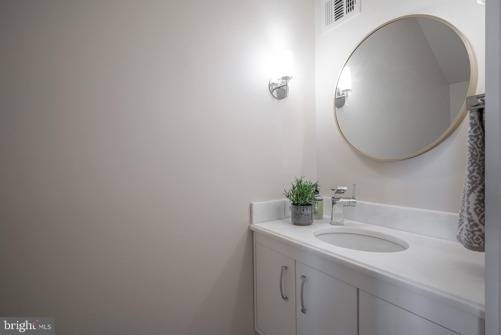 QUEENS ROW - Residential