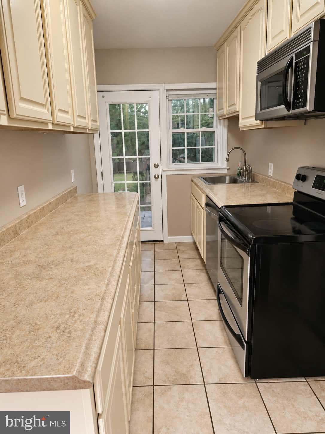 1411 STAPLER PLACE