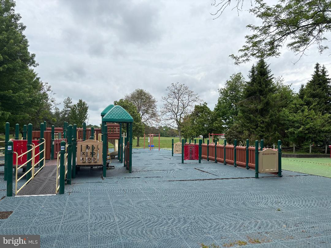 FOX HILLS WEST - Residential