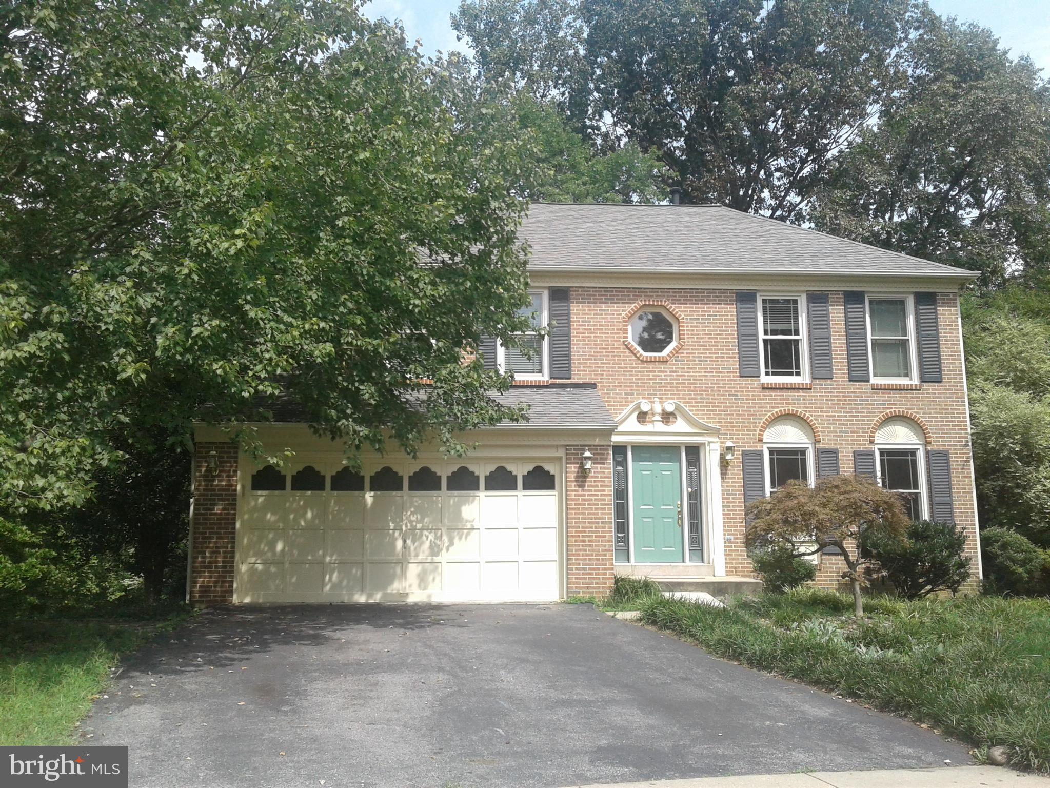 5 Bedrooms, Large basement with kitchen and bar. Newly updated. Private Deck, 2 car finished garage, 4 car driveway, Formal Living and Dining Room, Eat in Kitchen. Gorgeous home backing to wooded greenery. Please verify school information. Available for immediate occupancy. Spacious.