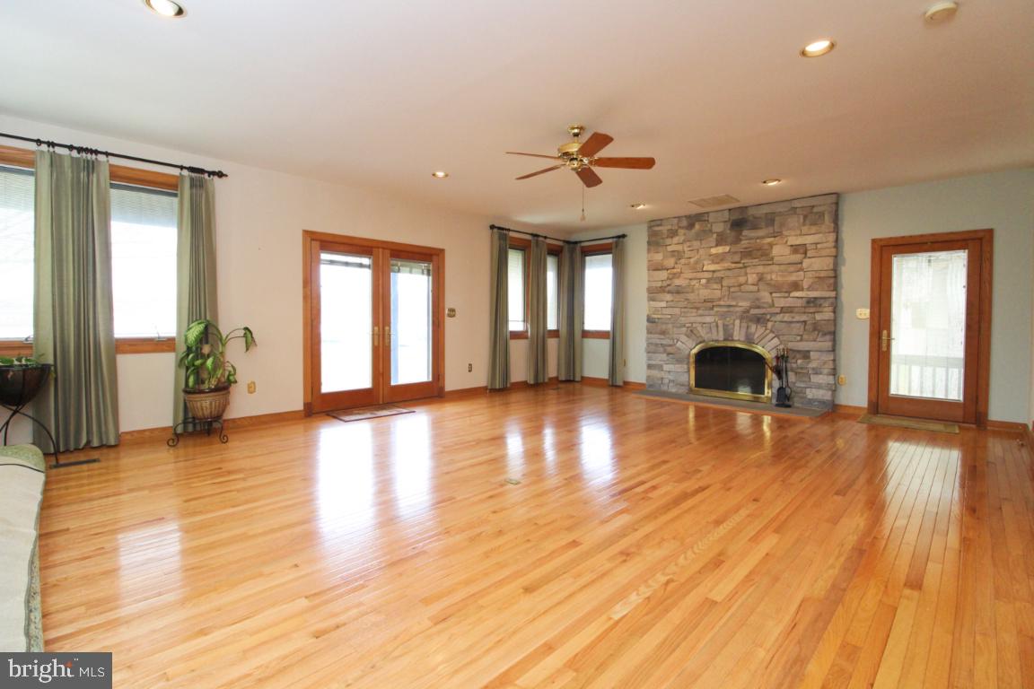 BOWLEYS QUARTERS - Residential