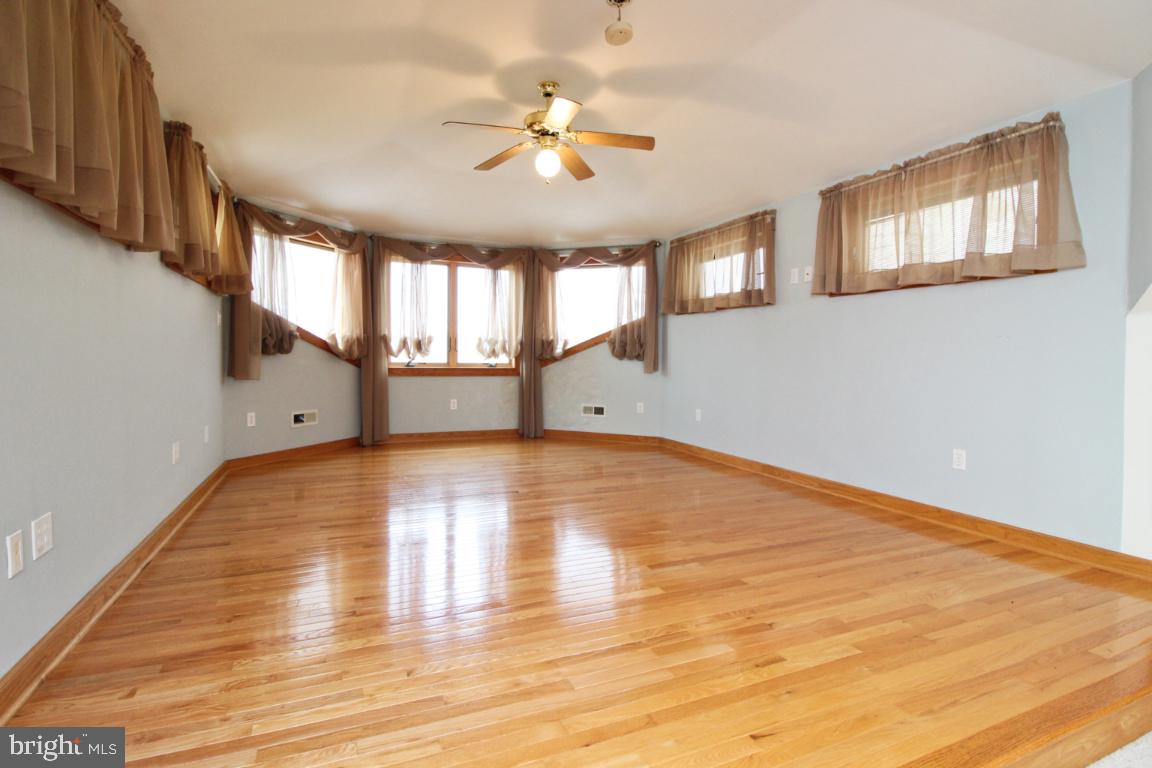 BOWLEYS QUARTERS - Residential