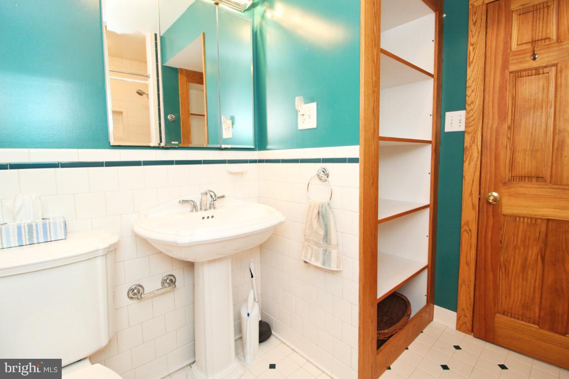 BOWLEYS QUARTERS - Residential