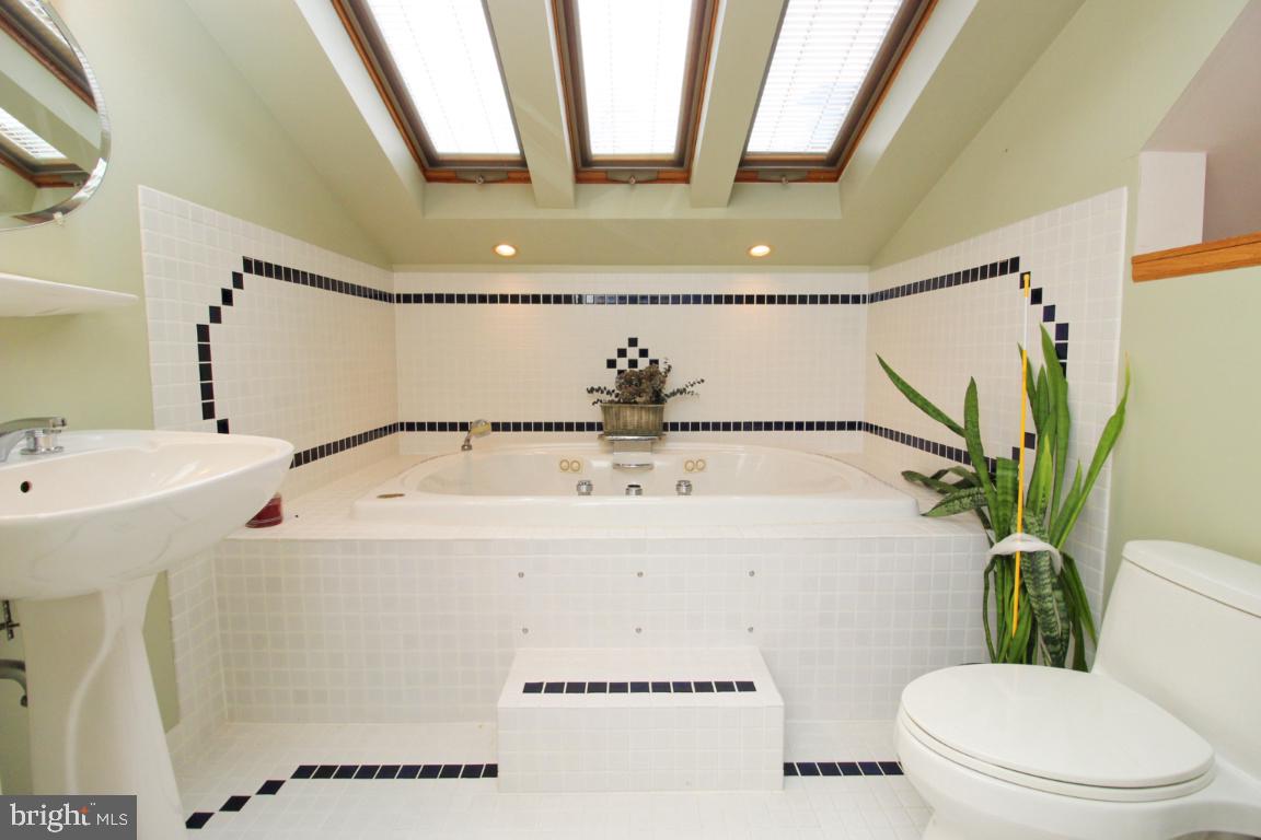 BOWLEYS QUARTERS - Residential