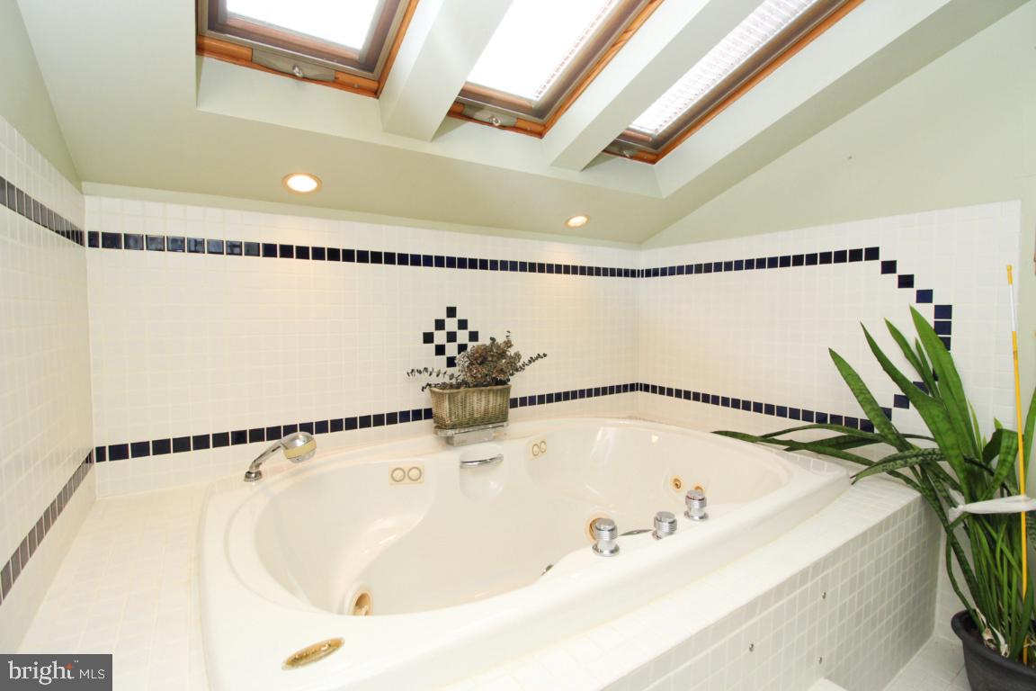 BOWLEYS QUARTERS - Residential