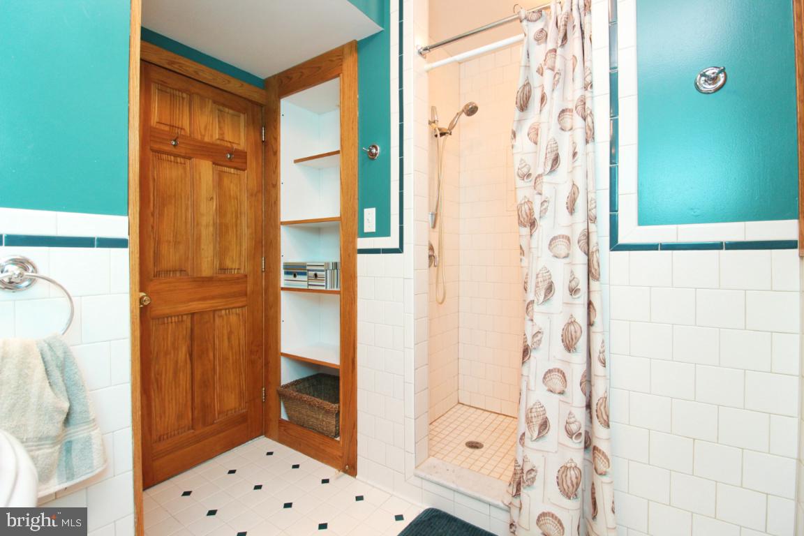 BOWLEYS QUARTERS - Residential