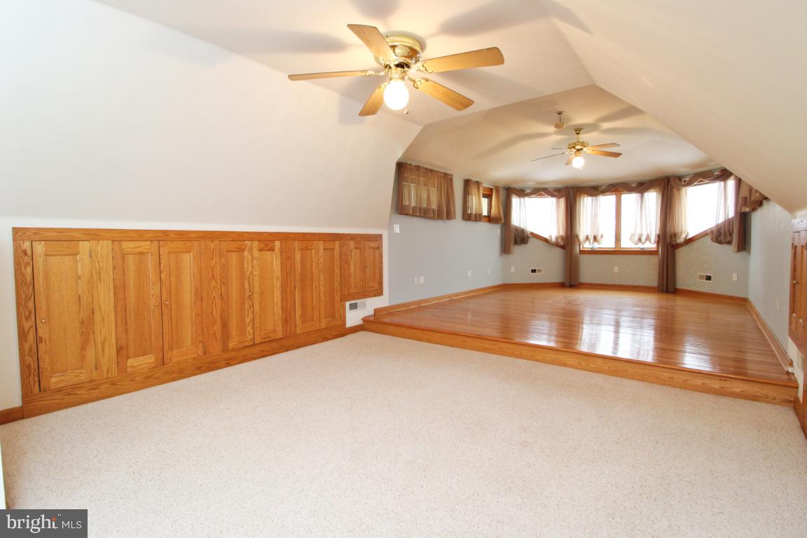 BOWLEYS QUARTERS - Residential