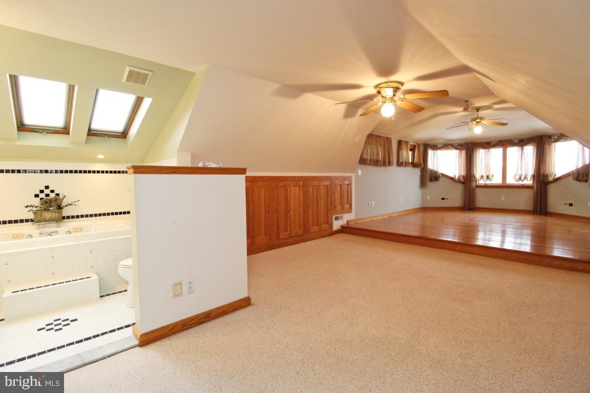 BOWLEYS QUARTERS - Residential