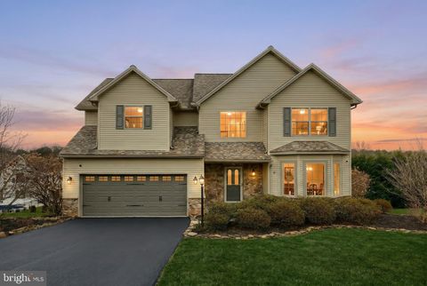 2760 PRIMROSE LANE N YORK PA 17404