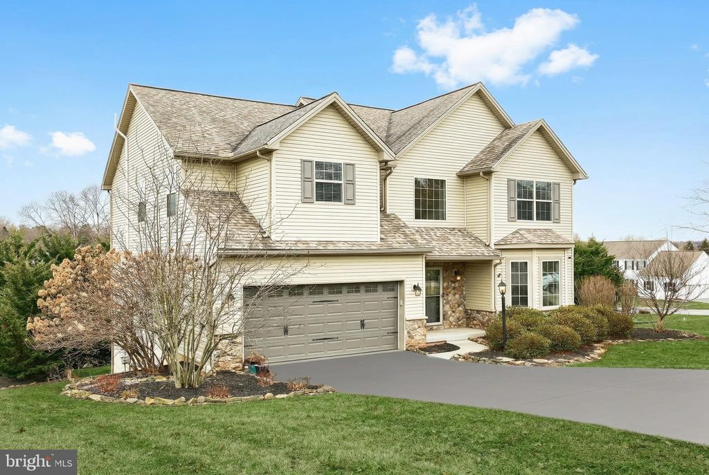 Photo of 2760 Primrose Lane N, YORK, PA 17404 (MLS # PAYK2098428)