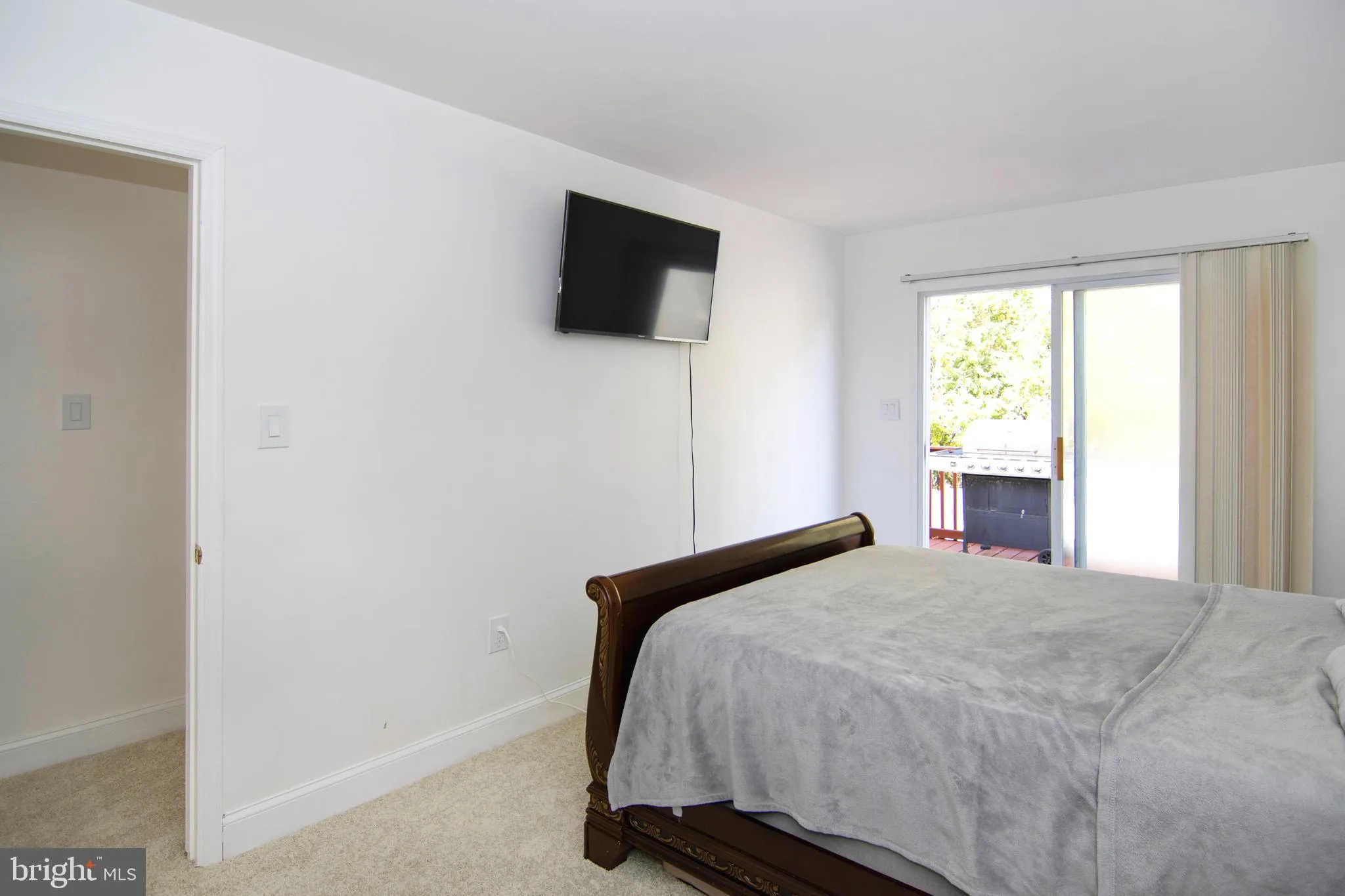 Runnemede, New Jersey 08078, United States, 4 Bedrooms Bedrooms, ,2 BathroomsBathrooms,Residential,Coming Soon,213967