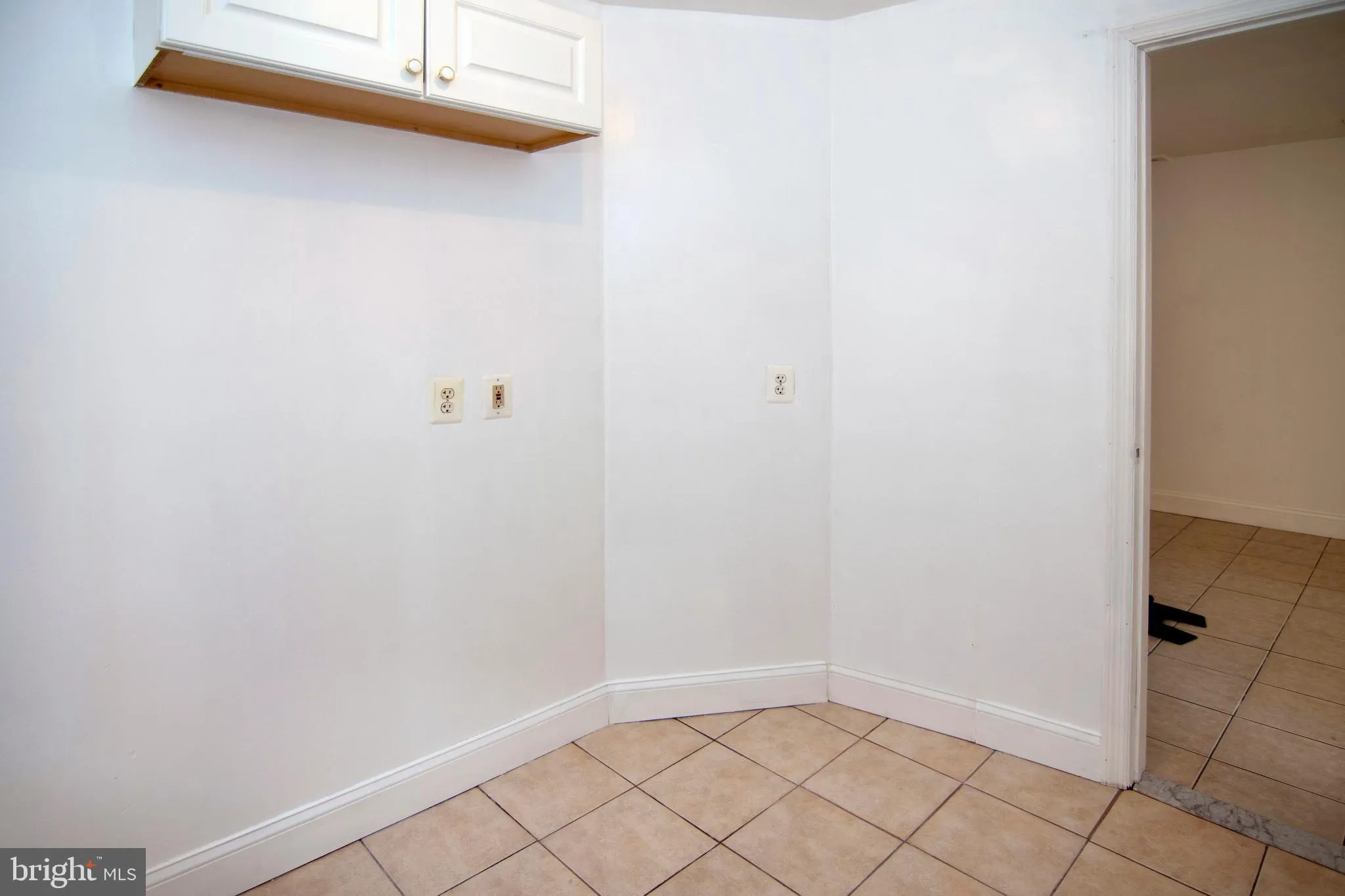 Runnemede, New Jersey 08078, United States, 4 Bedrooms Bedrooms, ,2 BathroomsBathrooms,Residential,Coming Soon,213967