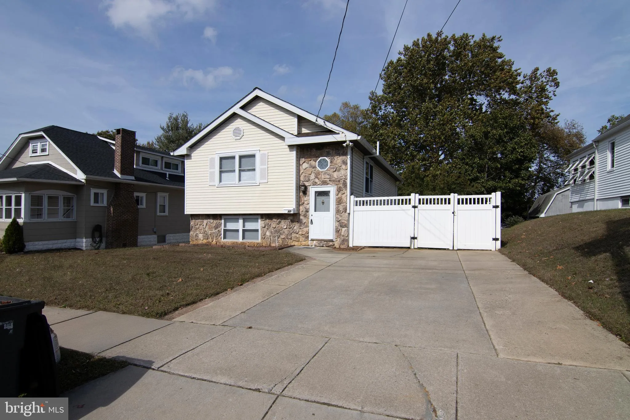 Runnemede, New Jersey 08078, United States, 4 Bedrooms Bedrooms, ,2 BathroomsBathrooms,Residential,Coming Soon,213967