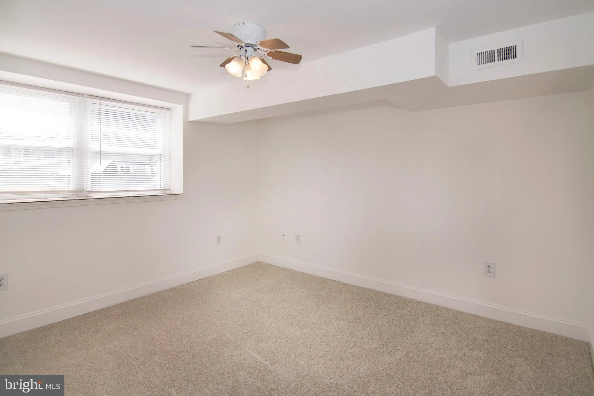 Runnemede, New Jersey 08078, United States, 4 Bedrooms Bedrooms, ,2 BathroomsBathrooms,Residential,Coming Soon,213967