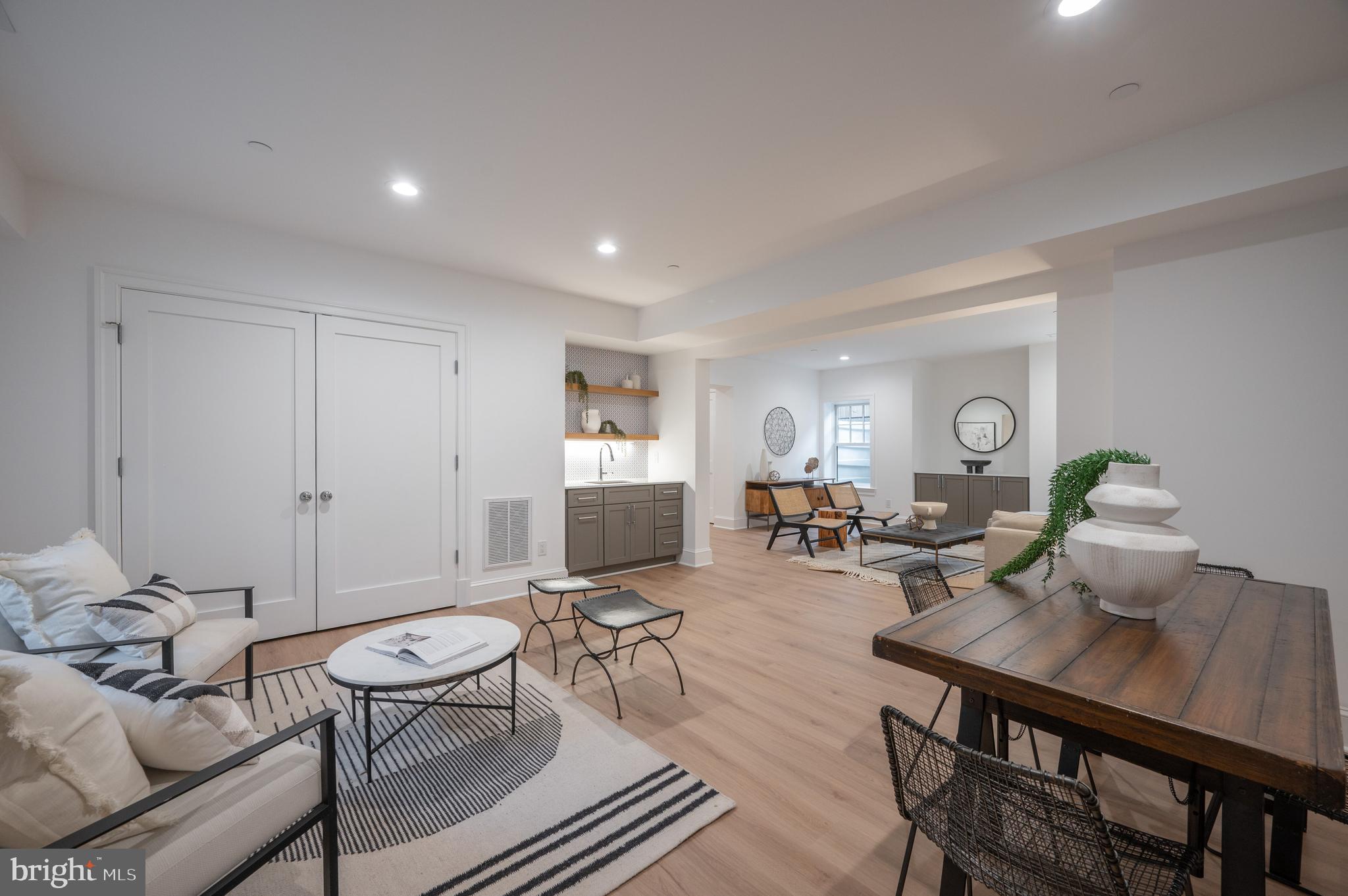 AMERICAN UNIVERSITY PARK - Residential