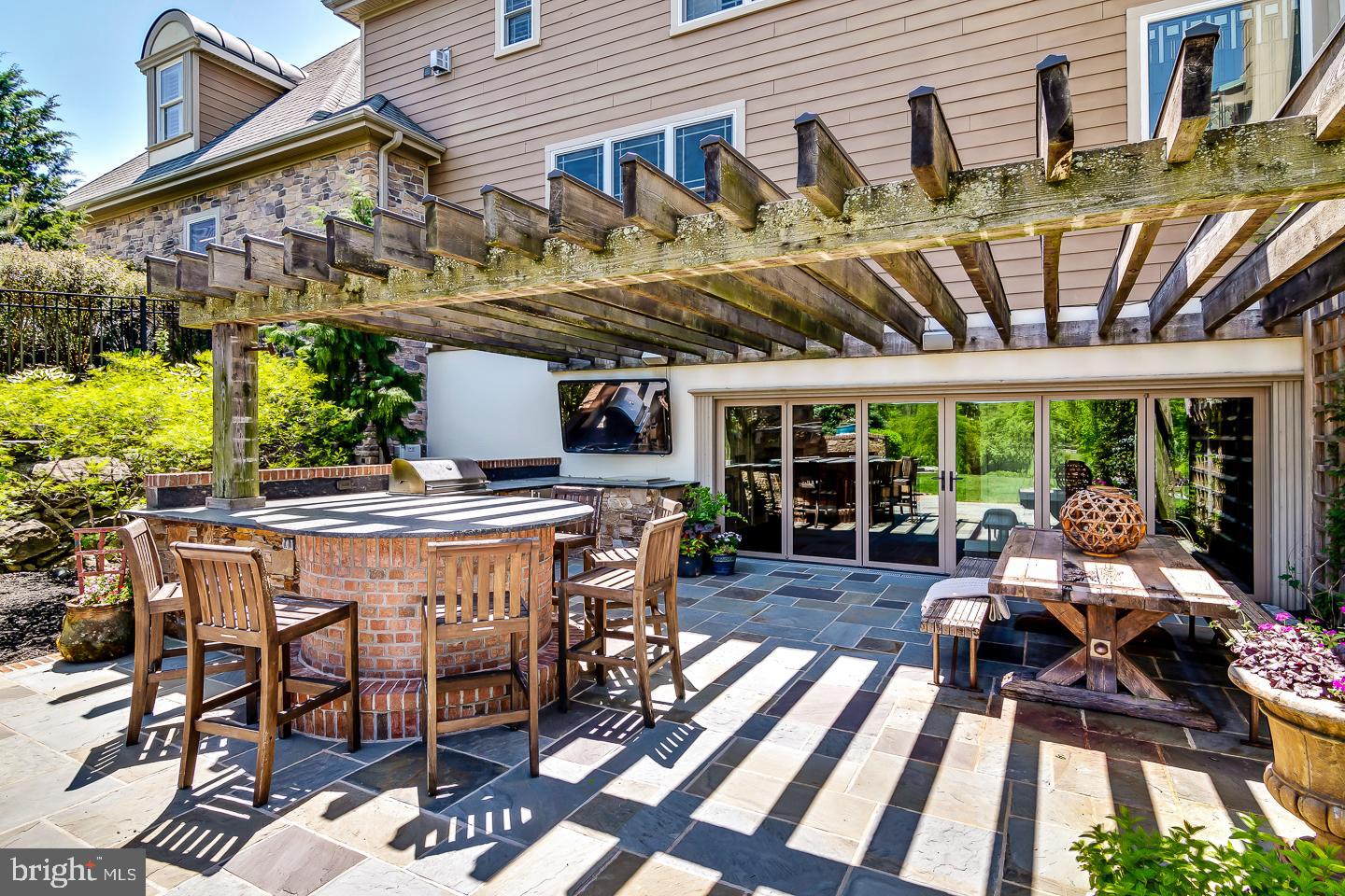 SQUIRES LEA - Residential