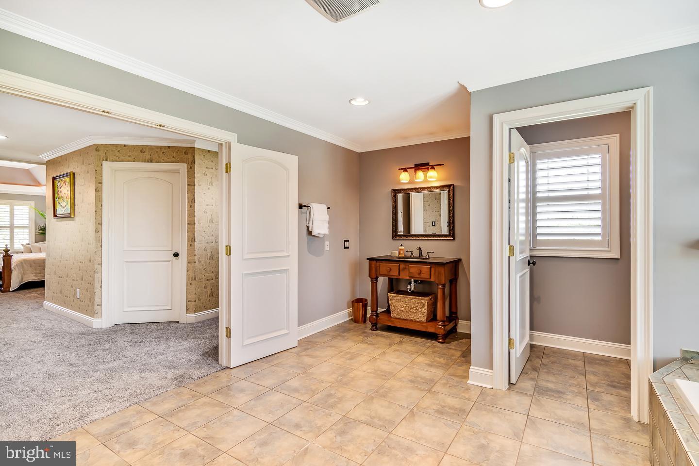 SQUIRES LEA - Residential