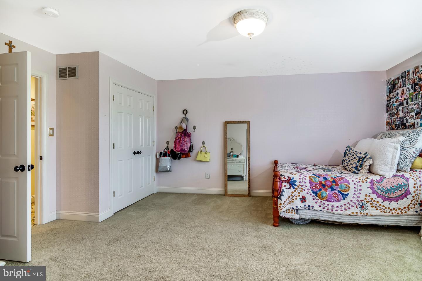 SQUIRES LEA - Residential