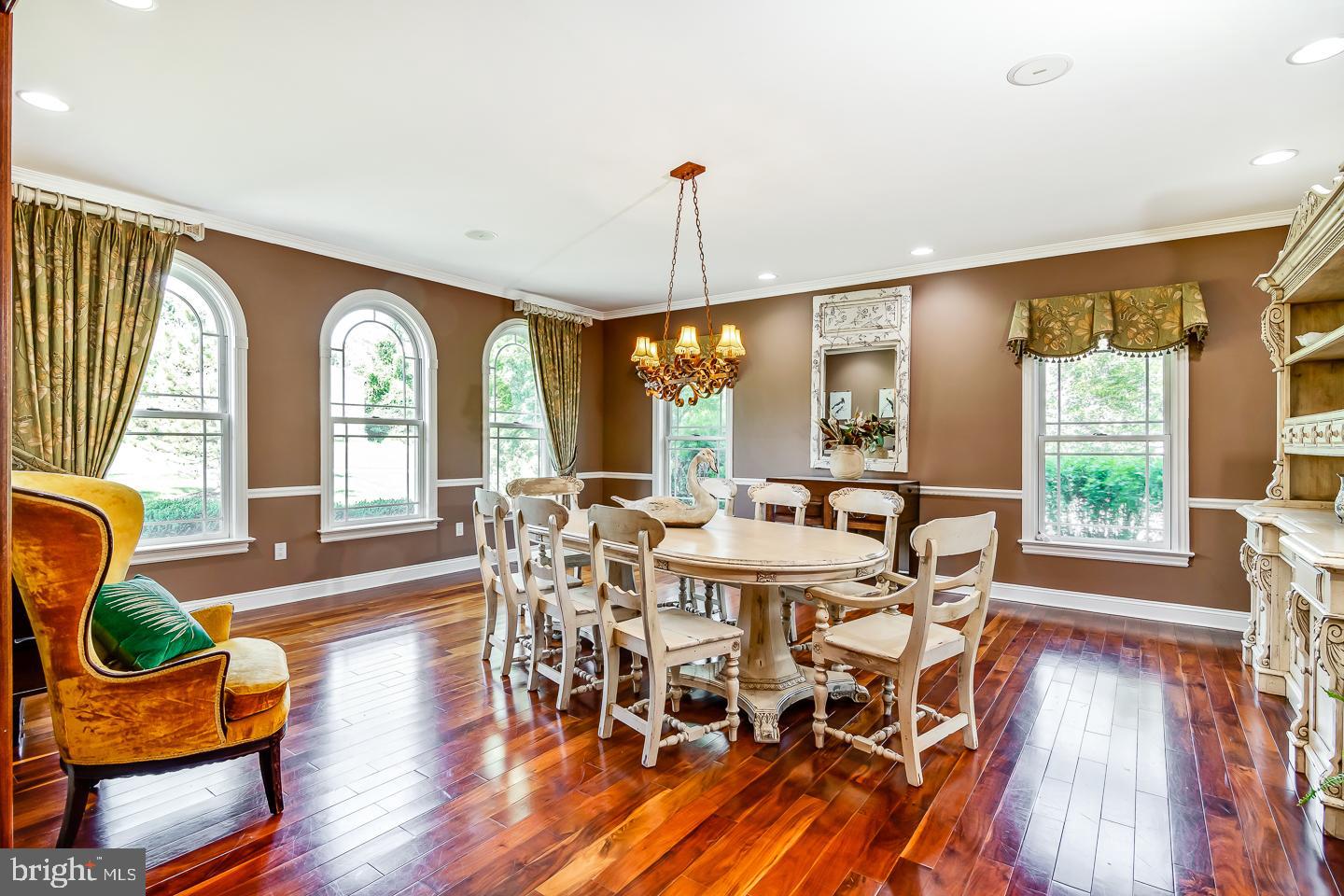 SQUIRES LEA - Residential