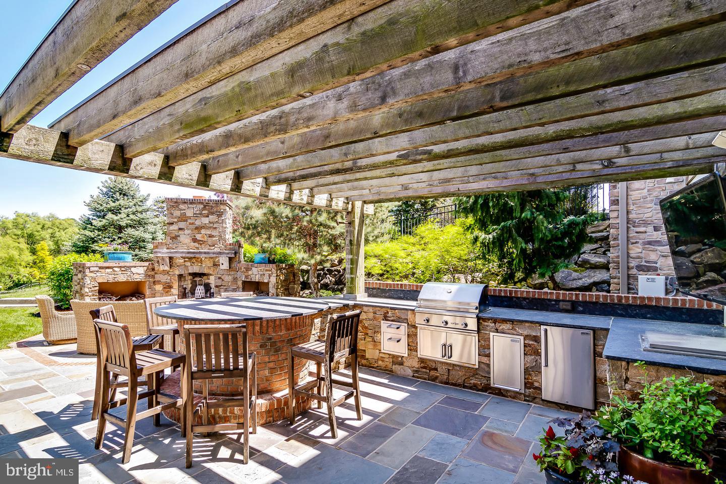 SQUIRES LEA - Residential