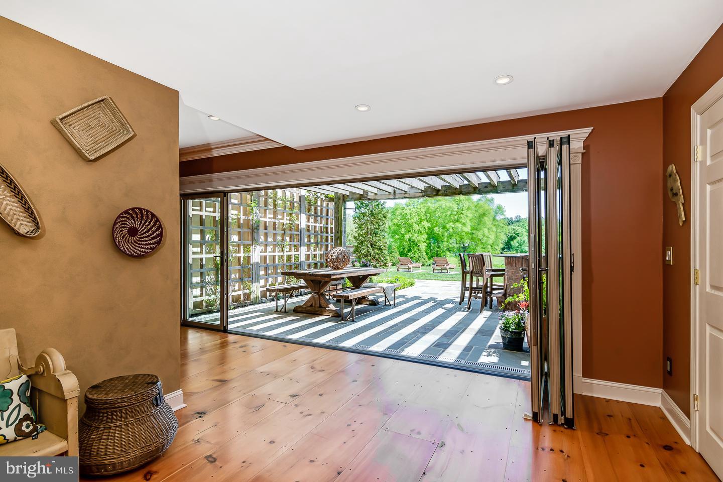 SQUIRES LEA - Residential