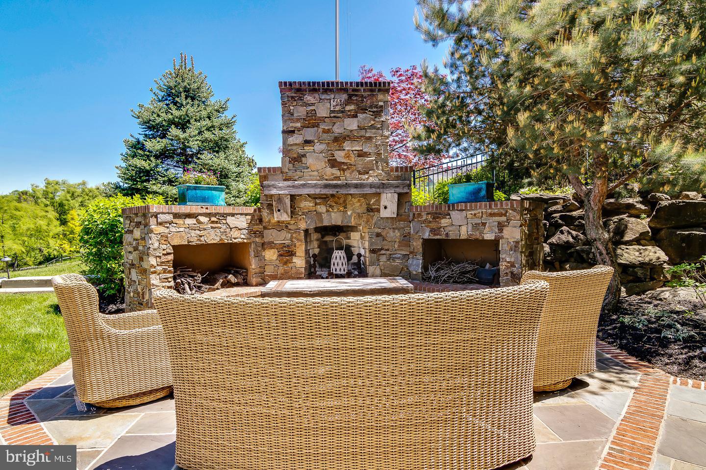 SQUIRES LEA - Residential